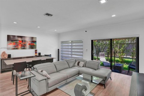 Adosado en venta en Aventura, Florida, 2 dormitorios, 127.83 m2 № 965489 - foto 29