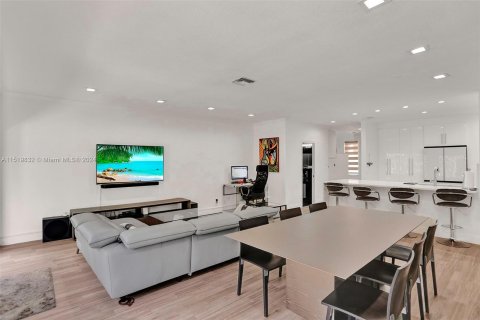 Adosado en venta en Aventura, Florida, 2 dormitorios, 127.83 m2 № 965489 - foto 10