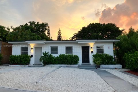 Immobilier commercial à vendre à Miami, Floride: 94.2 m2 № 1380553 - photo 1