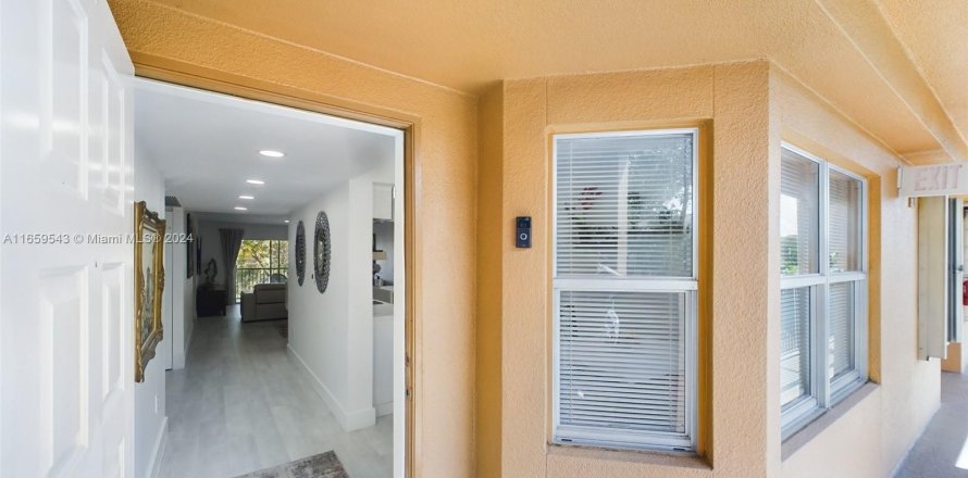 Condo à Pembroke Pines, Floride, 2 chambres  № 1380552