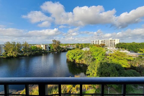 Condo in Miami, Florida, 3 bedrooms  № 1092273 - photo 12