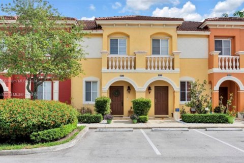 Condominio en venta en Miramar, Florida, 2 dormitorios, 99.41 m2 № 967535 - foto 1