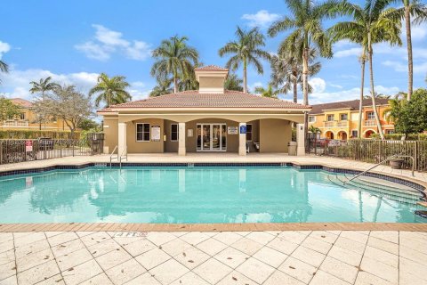 Condominio en venta en Miramar, Florida, 2 dormitorios, 99.41 m2 № 967535 - foto 24