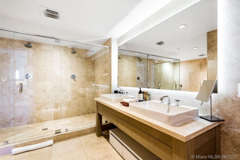 Condominio en alquiler en Miami Beach, Florida, 2 dormitorios, 104.33 m2 № 25892 - foto 12