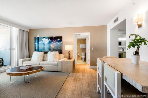 Condominio en alquiler en Miami Beach, Florida, 2 dormitorios, 104.33 m2 № 25892 - foto 7