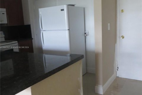 Condo in Miami, Florida, 3 bedrooms  № 1386223 - photo 3