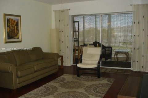 Condo in Sunrise, Florida, 2 bedrooms  № 1386224 - photo 7