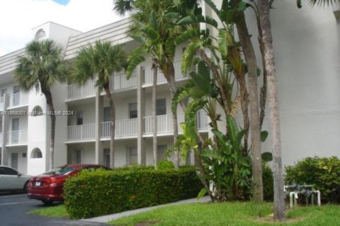 Condo in Sunrise, Florida, 2 bedrooms  № 1386224 - photo 2