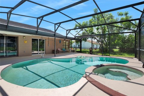 Villa ou maison à vendre à Kissimmee, Floride: 5 chambres, 189.89 m2 № 1342277 - photo 25