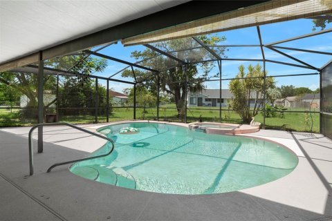 Villa ou maison à vendre à Kissimmee, Floride: 5 chambres, 189.89 m2 № 1342277 - photo 21