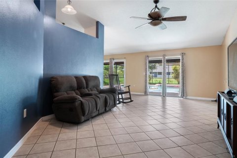 Villa ou maison à vendre à Kissimmee, Floride: 5 chambres, 189.89 m2 № 1342277 - photo 9