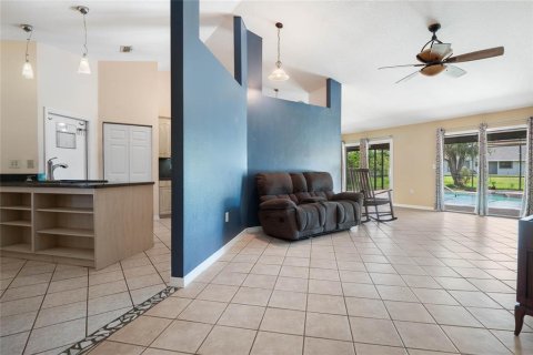 Villa ou maison à vendre à Kissimmee, Floride: 5 chambres, 189.89 m2 № 1342277 - photo 8