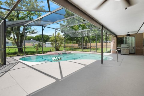 Villa ou maison à vendre à Kissimmee, Floride: 5 chambres, 189.89 m2 № 1342277 - photo 22