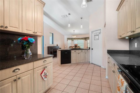 Casa en venta en Kissimmee, Florida, 5 dormitorios, 189.89 m2 № 1342277 - foto 18