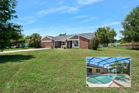 Villa ou maison à vendre à Kissimmee, Floride: 5 chambres, 189.89 m2 № 1342277 - photo 1