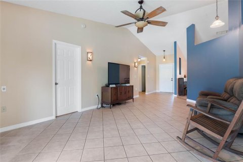 Casa en venta en Kissimmee, Florida, 5 dormitorios, 189.89 m2 № 1342277 - foto 11