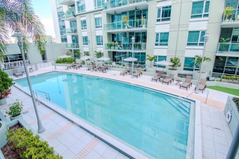 Condo in Tampa, Florida, 1 bedroom  № 1342343 - photo 16