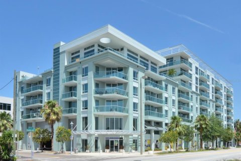 Condo in Tampa, Florida, 1 bedroom  № 1342343 - photo 1