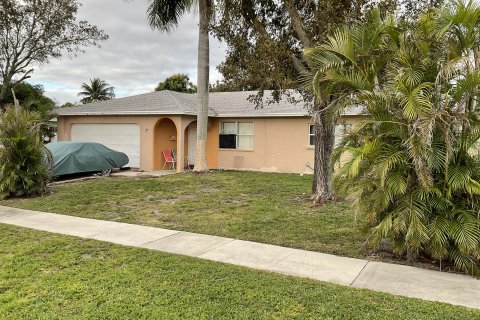 House in Delray Beach, Florida 3 bedrooms, 141.12 sq.m. № 1014081 - photo 12