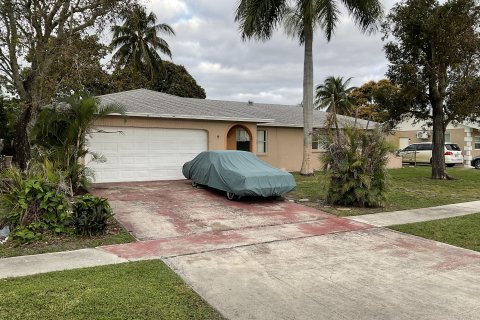 House in Delray Beach, Florida 3 bedrooms, 141.12 sq.m. № 1014081 - photo 14