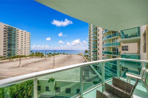 Condominio en venta en Hollywood, Florida, 1 dormitorio, 81.2 m2 № 1394231 - foto 19