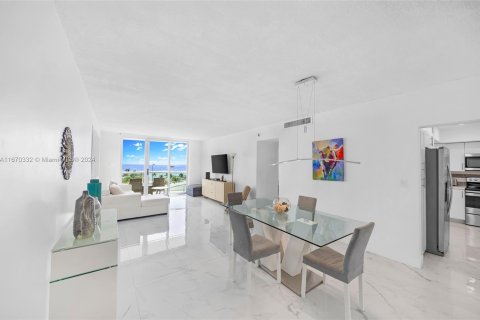 Condominio en venta en Hollywood, Florida, 1 dormitorio, 81.2 m2 № 1394231 - foto 3