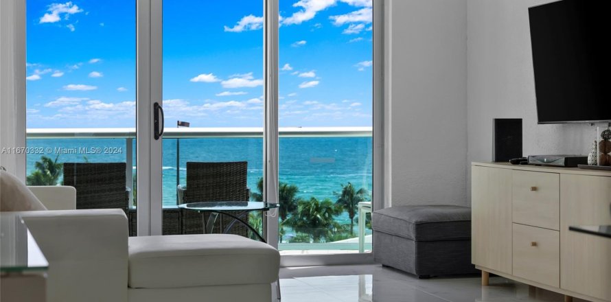 Condominio en Hollywood, Florida, 1 dormitorio  № 1394231