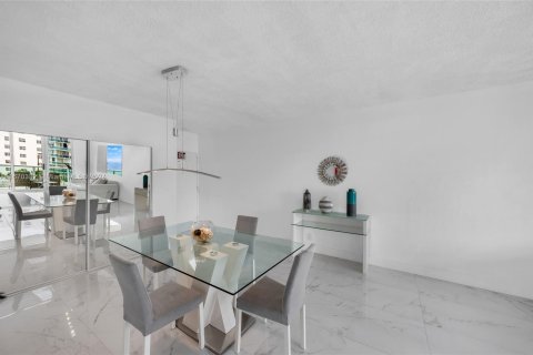 Condominio en venta en Hollywood, Florida, 1 dormitorio, 81.2 m2 № 1394231 - foto 6