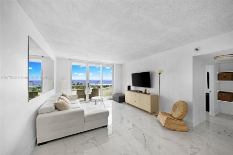 Condominio en venta en Hollywood, Florida, 1 dormitorio, 81.2 m2 № 1394231 - foto 4