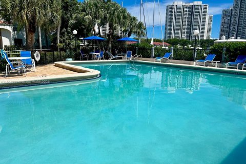 Condominio en venta en Aventura, Florida, 2 dormitorios, 101.82 m2 № 1394232 - foto 7