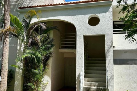 Copropriété à vendre à Aventura, Floride: 2 chambres, 101.82 m2 № 1394232 - photo 2