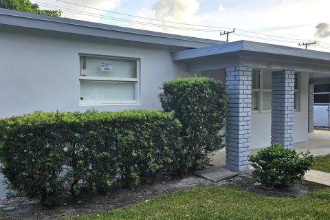 Casa en venta en West Palm Beach, Florida, 2 dormitorios, 89.19 m2 № 1116976 - foto 3