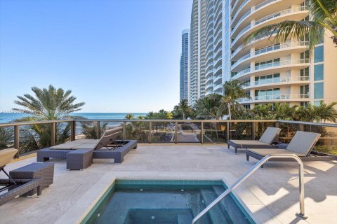 Condo in Sunny Isles Beach, Florida, 2 bedrooms  № 1189094 - photo 27