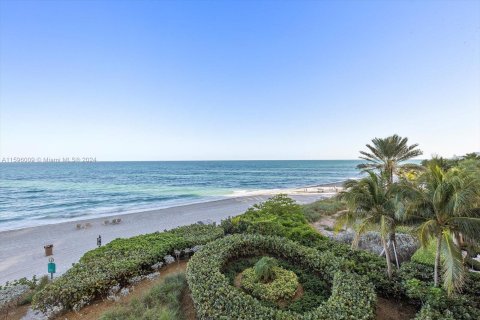 Copropriété à vendre à Sunny Isles Beach, Floride: 2 chambres, 167.04 m2 № 1189094 - photo 30