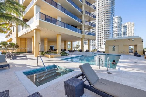 Condo in Sunny Isles Beach, Florida, 2 bedrooms  № 1189094 - photo 26