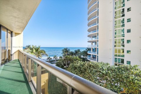 Copropriété à vendre à Sunny Isles Beach, Floride: 2 chambres, 167.04 m2 № 1189094 - photo 23