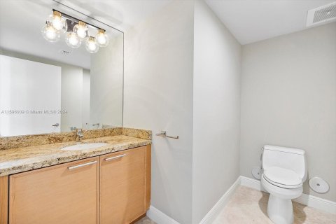 Condo in Sunny Isles Beach, Florida, 2 bedrooms  № 1189094 - photo 6