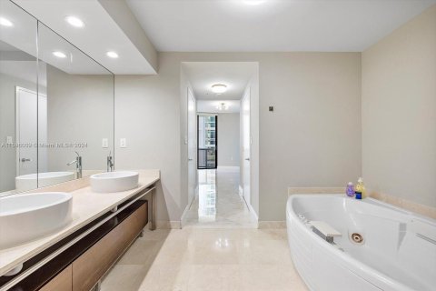 Copropriété à vendre à Sunny Isles Beach, Floride: 2 chambres, 167.04 m2 № 1189094 - photo 15