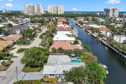 House in Boca Raton, Florida 4 bedrooms, 189.71 sq.m. № 1189926 - photo 2