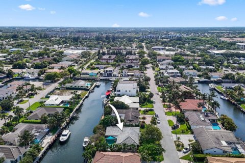 House in Boca Raton, Florida 4 bedrooms, 189.71 sq.m. № 1189926 - photo 12