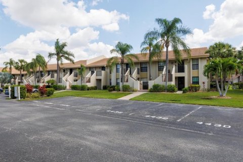 Condo in Sarasota, Florida, 2 bedrooms  № 509134 - photo 25