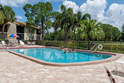 Condo in Sarasota, Florida, 2 bedrooms  № 509134 - photo 28