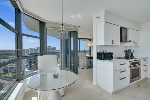 Condo in Aventura, Florida, 3 bedrooms  № 1347997 - photo 9