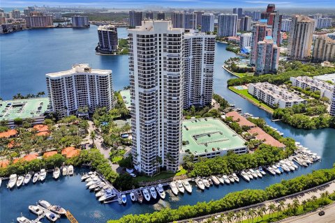 Condo in Aventura, Florida, 3 bedrooms  № 1347997 - photo 5