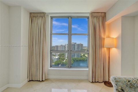 Condo in Aventura, Florida, 3 bedrooms  № 1347997 - photo 28