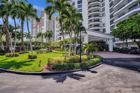 Condo in Aventura, Florida, 3 bedrooms  № 1347997 - photo 2