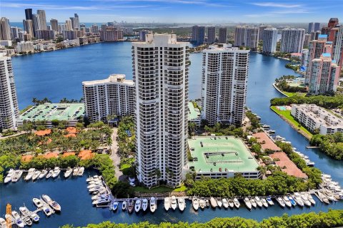 Condo in Aventura, Florida, 3 bedrooms  № 1347997 - photo 6