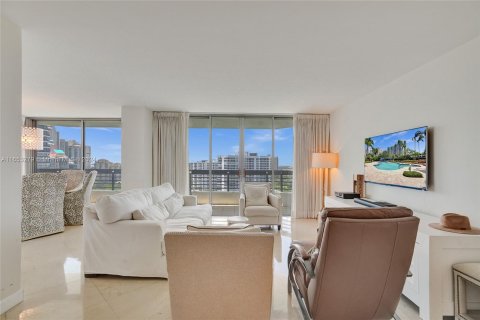 Condo in Aventura, Florida, 3 bedrooms  № 1347997 - photo 13