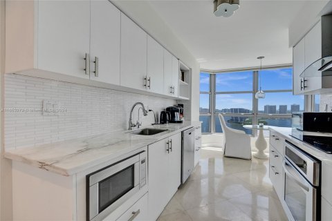 Condo in Aventura, Florida, 3 bedrooms  № 1347997 - photo 10