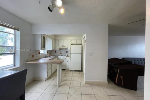 Copropriété à vendre à Hollywood, Floride: 1 chambre, 59.92 m2 № 1348001 - photo 2